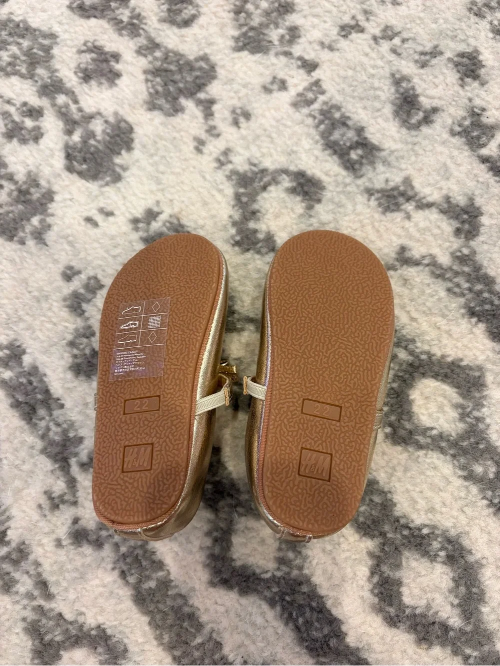 H&M Girls Shimmery Gold Bow Strap Mary Janes